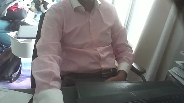 Snapshot of shyfrenchcock1 chatting on 11-06-25, 10:27 shyfrenchcock1 online show from 11-06-25, 10:27