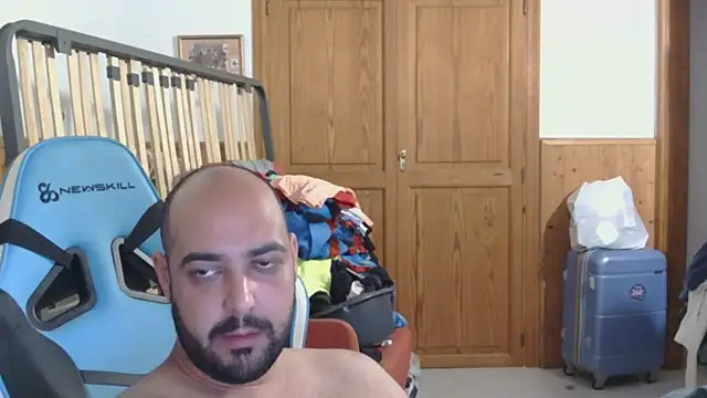 Snapshot of chicomallorca96 chatting on 06-07-26, 04:33 chicomallorca96 online show from 06-07-26, 04:33