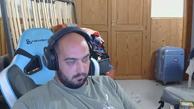 Snapshot of chicomallorca96 chatting on 06-14-26, 02:30 chicomallorca96 online show from 06-14-26, 02:30