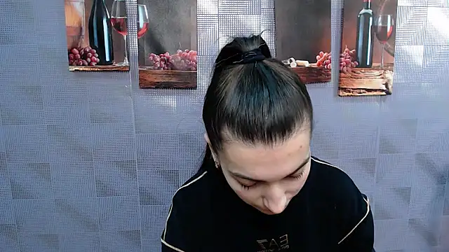 KarolinaRosse  online show from 01-24-25, 10:11