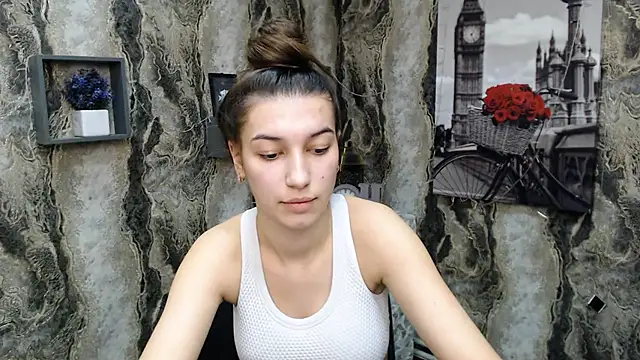 KarolinaRosse  online show from 02-03-25, 12:57