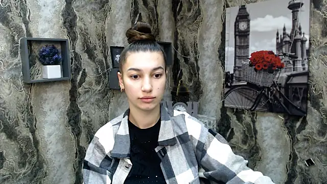 KarolinaRosse  online show from 02-07-25, 07:07