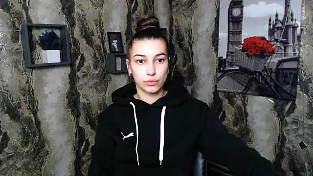 KarolinaRosse  online show from 02-10-25, 06:42