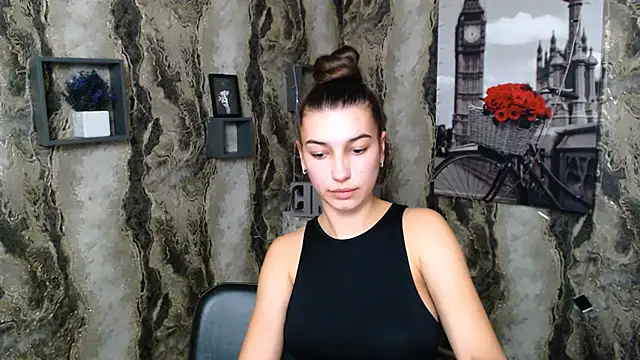 KarolinaRosse  online show from 02-10-25, 12:50