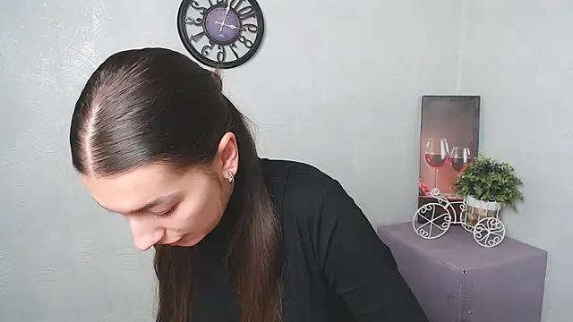 KarolinaRosse  online show from 02-13-25, 06:52