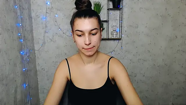 KarolinaRosse  online show from 03-02-25, 10:03