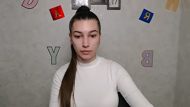 KarolinaRosse  online show from 03-11-25, 07:04