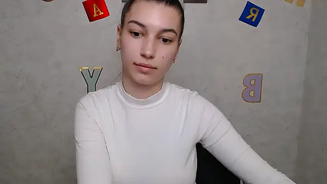 KarolinaRosse  online show from 03-11-25, 10:07