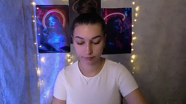 KarolinaRosse  online show from 12-05-25, 06:33