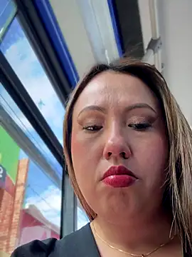 VIOLETA-25  online show from 11-18-25, 02:54