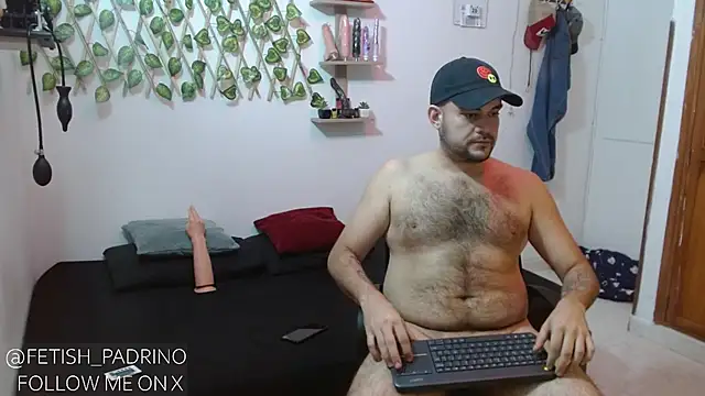 Snapshot of fetish_padrino chatting on 01-21-25, 10:19 fetish padrino online show from 01-21-25, 10:19