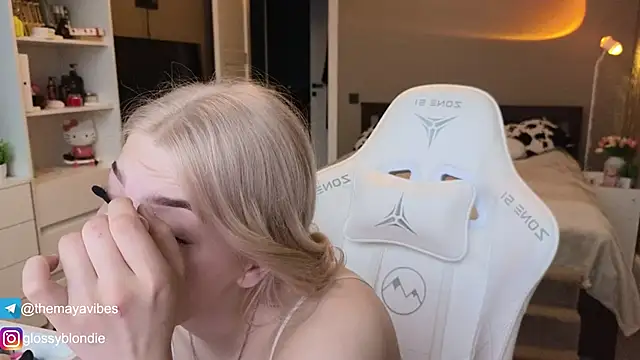 Maya Rave online show from 04-06-26, 04:10