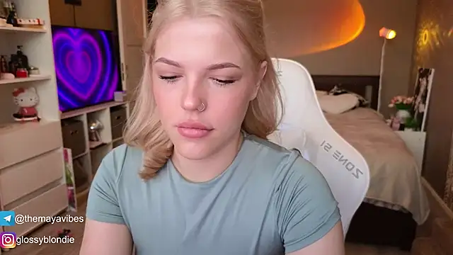 Maya Rave online show from 04-08-26, 03:39