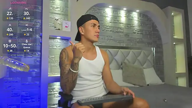 Aron Bolt online show from 01-17-25, 01:24