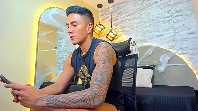 Aron Bolt online show from 10-22-25, 09:47