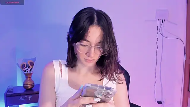 haanna thompsoon online show from 12-27-24, 06:42