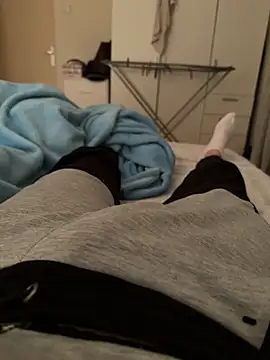 Snapshot of jessieandjames29 chatting on 02-26-25, 04:45 jessieandjames29 online show from 02-26-25, 04:45