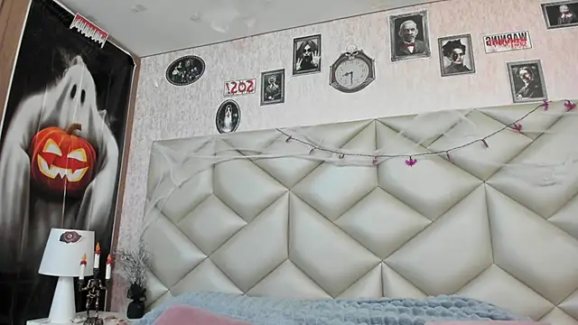 Im gaia online show from 10-24-25, 01:18