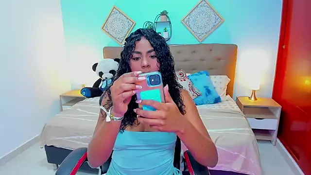 Edelaine rogers online show from 04-14-26, 01:22