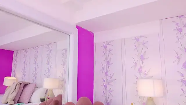 HazelMoret online show from 10-03-25, 11:51