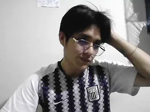 Snapshot of HardDick2 chatting on 05-16-26, 05:26 HardDick2 online show from 05-16-26, 05:26