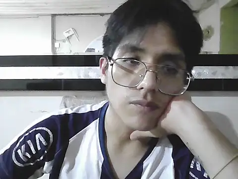 Snapshot of HardDick2 chatting on 06-08-26, 12:58 HardDick2 online show from 06-08-26, 12:58