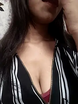 Snapshot of Cute-Love-Angel chatting on 01-29-25, 09:55 Cute-Love-Angel online show from 01-29-25, 09:55