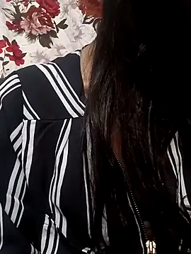 Snapshot of Cute-Love-Angel chatting on 01-29-25, 06:39 Cute-Love-Angel online show from 01-29-25, 06:39