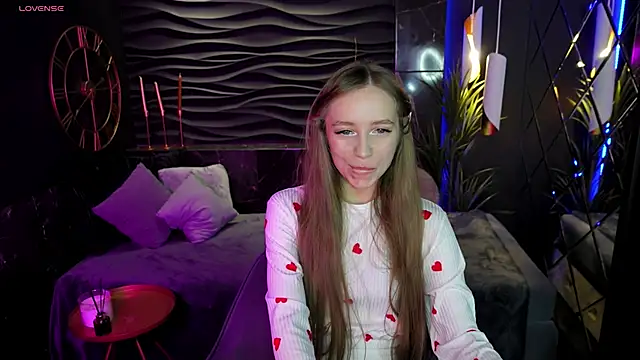 Snapshot of OliviaGentle chatting on 12-12-24, 01:10 OliviaGentle online show from 12-12-24, 01:10