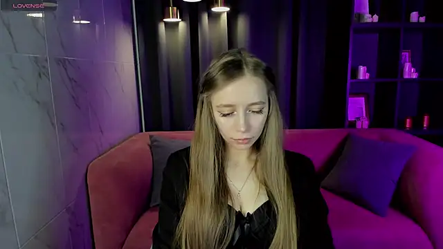 Snapshot of OliviaGentle chatting on 12-16-24, 03:22 OliviaGentle online show from 12-16-24, 03:22