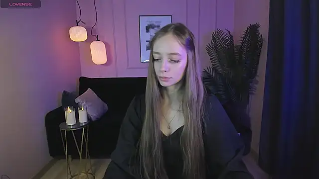 Snapshot of OliviaGentle chatting on 12-23-24, 12:46 OliviaGentle online show from 12-23-24, 12:46