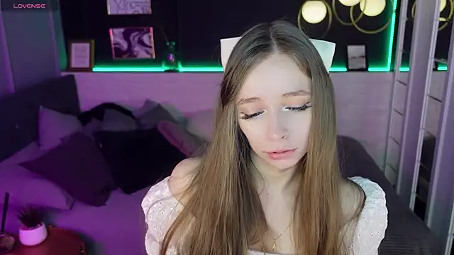 Snapshot of OliviaGentle chatting on 01-20-25, 06:53 OliviaGentle online show from 01-20-25, 06:53