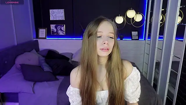 Snapshot of OliviaGentle chatting on 02-05-25, 10:55 OliviaGentle online show from 02-05-25, 10:55