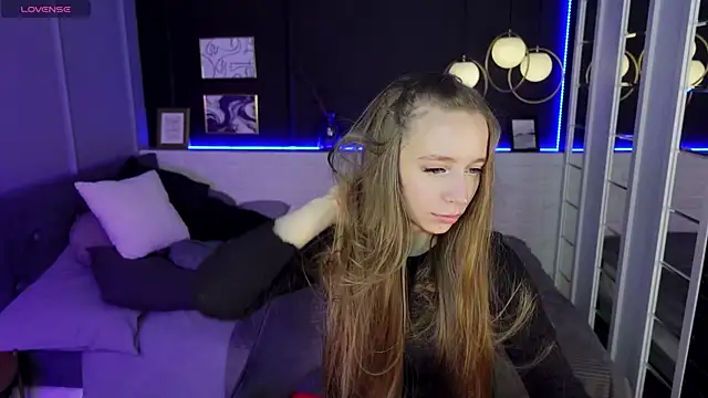 Snapshot of OliviaGentle chatting on 02-06-25, 05:25 OliviaGentle online show from 02-06-25, 05:25