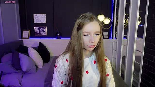 Snapshot of OliviaGentle chatting on 02-08-25, 10:29 OliviaGentle online show from 02-08-25, 10:29