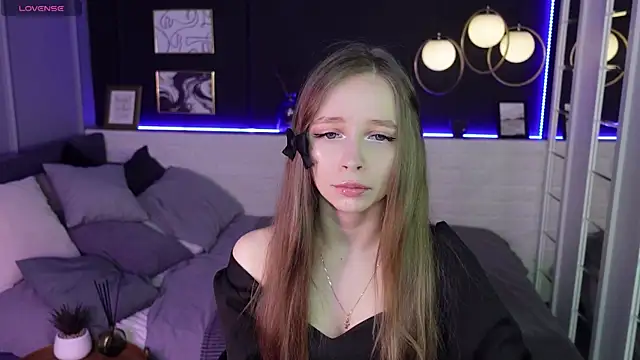 Snapshot of OliviaGentle chatting on 02-13-25, 10:11 OliviaGentle online show from 02-13-25, 10:11