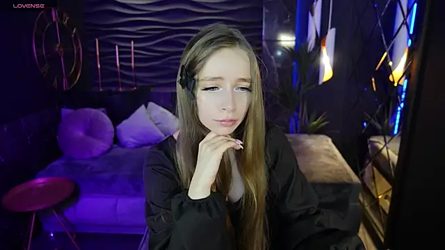 Snapshot of OliviaGentle chatting on 02-21-25, 07:54 OliviaGentle online show from 02-21-25, 07:54