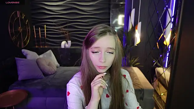 Snapshot of OliviaGentle chatting on 03-06-25, 01:05 OliviaGentle online show from 03-06-25, 01:05