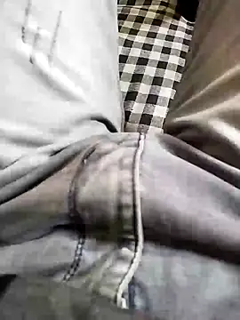 Snapshot of black_cobra70 chatting on 12-25-24, 04:01 black cobra70 online show from 12-25-24, 04:01