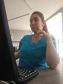 Snapshot of Perla_Franco chatting on 06-11-26, 06:28 Perla Franco online show from 06-11-26, 06:28