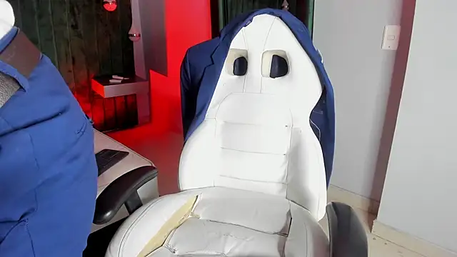 Lucii fer  online show from 09-24-25, 11:35