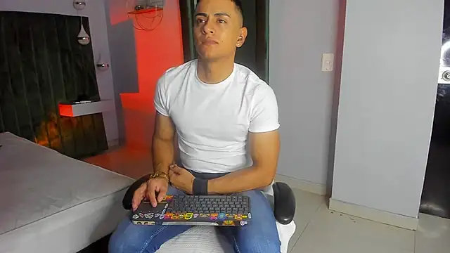 Lucii fer  online show from 11-12-25, 11:43