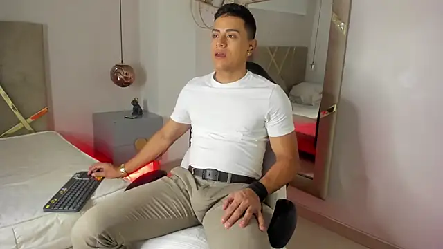 Lucii fer  online show from 12-01-25, 11:48