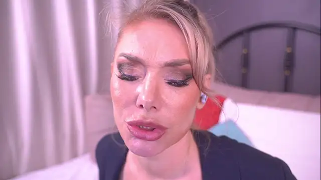 Snapshot of IsadoraDunkan chatting on 03-21-25, 11:34 IsadoraDunkan online show from 03-21-25, 11:34