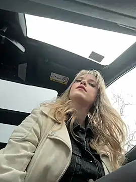 LustfulLuna  online show from 04-01-26, 10:05