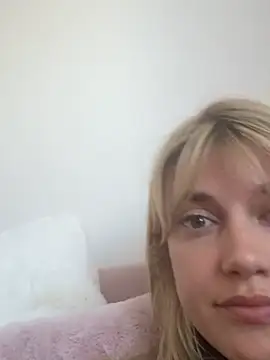 LustfulLuna  online show from 05-12-26, 08:33