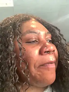 Snapshot of bonbonaumiel chatting on 12-16-24, 10:18 bonbonaumiel online show from 12-16-24, 10:18