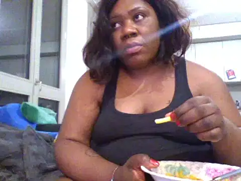 Snapshot of bonbonaumiel chatting on 12-25-24, 11:31 bonbonaumiel online show from 12-25-24, 11:31