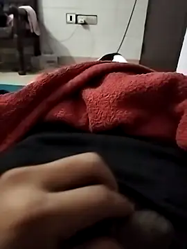 Snapshot of delhiboyooo chatting on 12-17-24, 05:36 delhiboyooo online show from 12-17-24, 05:36