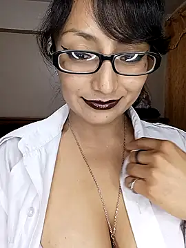 Lucy Chery online show from 12-17-25, 12:05